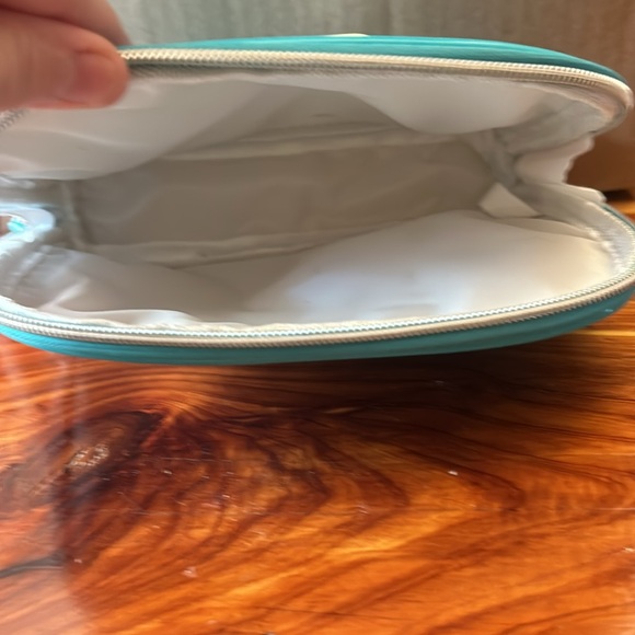 NWOT! Faux Patent Leather Makeup bag - Picture 4 of 5